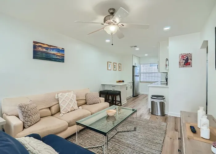Hidden Oasis ** Stunning 2 Bedroom ** Sunset Shores
