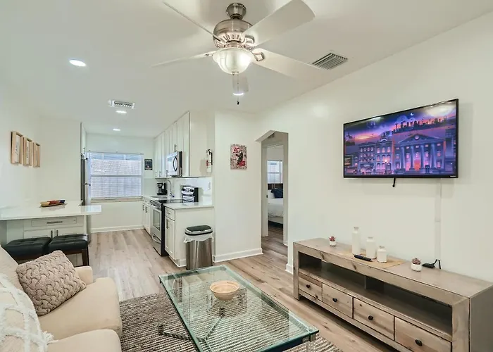 Hidden Oasis ** Stunning 2 Bedroom ** Sunset Shores