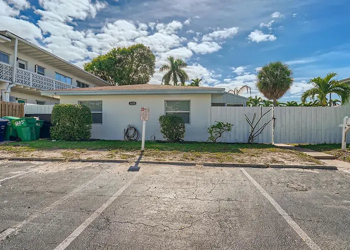 Hidden Oasis ** Stunning 2 Bedroom ** Sunset Shores