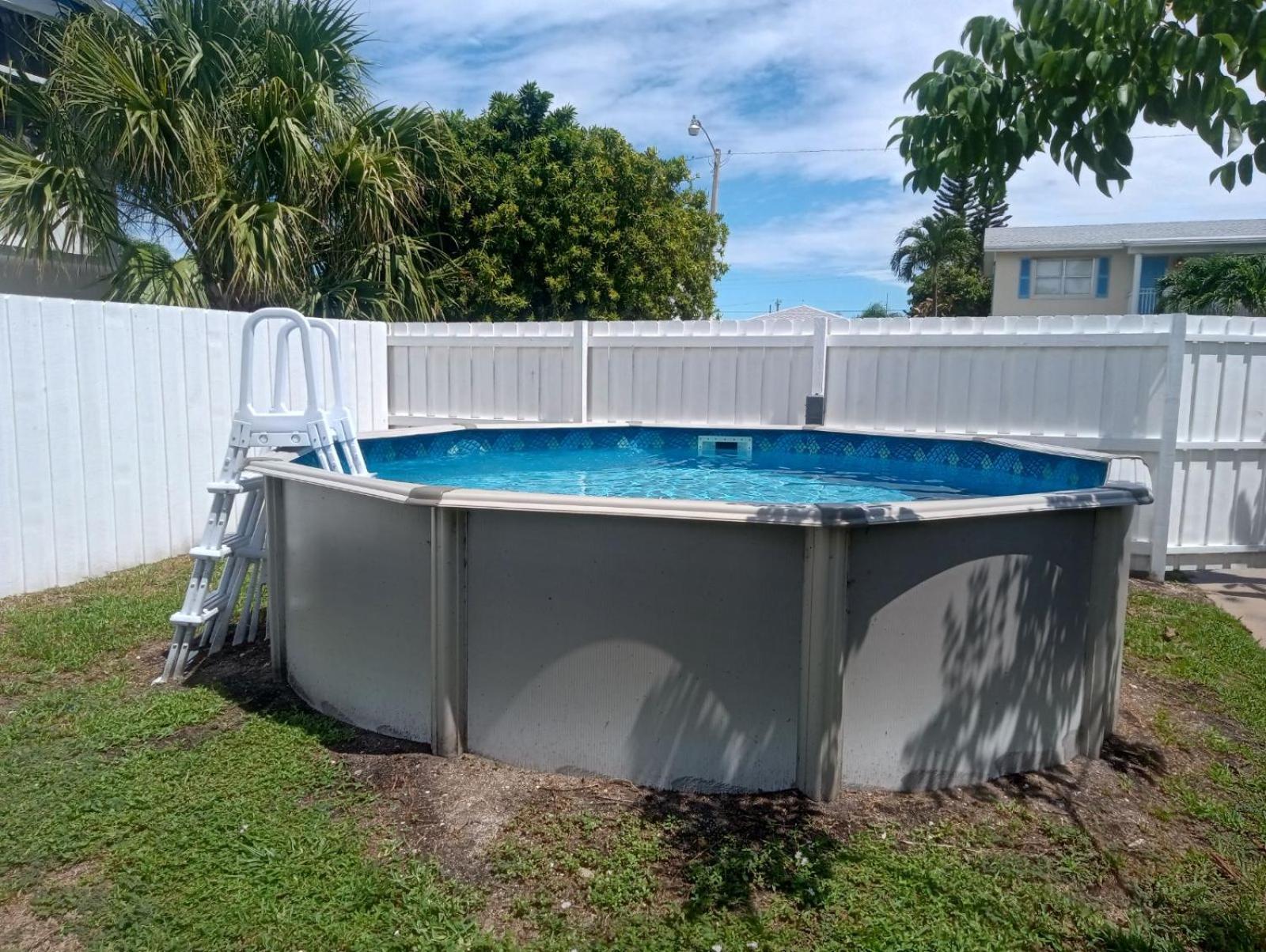 Hidden Oasis ** Stunning 2 Bedroom ** Sunset Shores Appartement